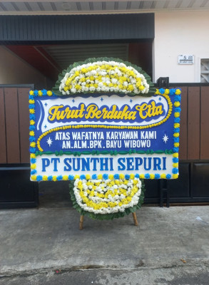 Papan Bunga Duka di Tanah Patah